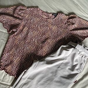 Wine and tan patterned scalloped detailed blouse